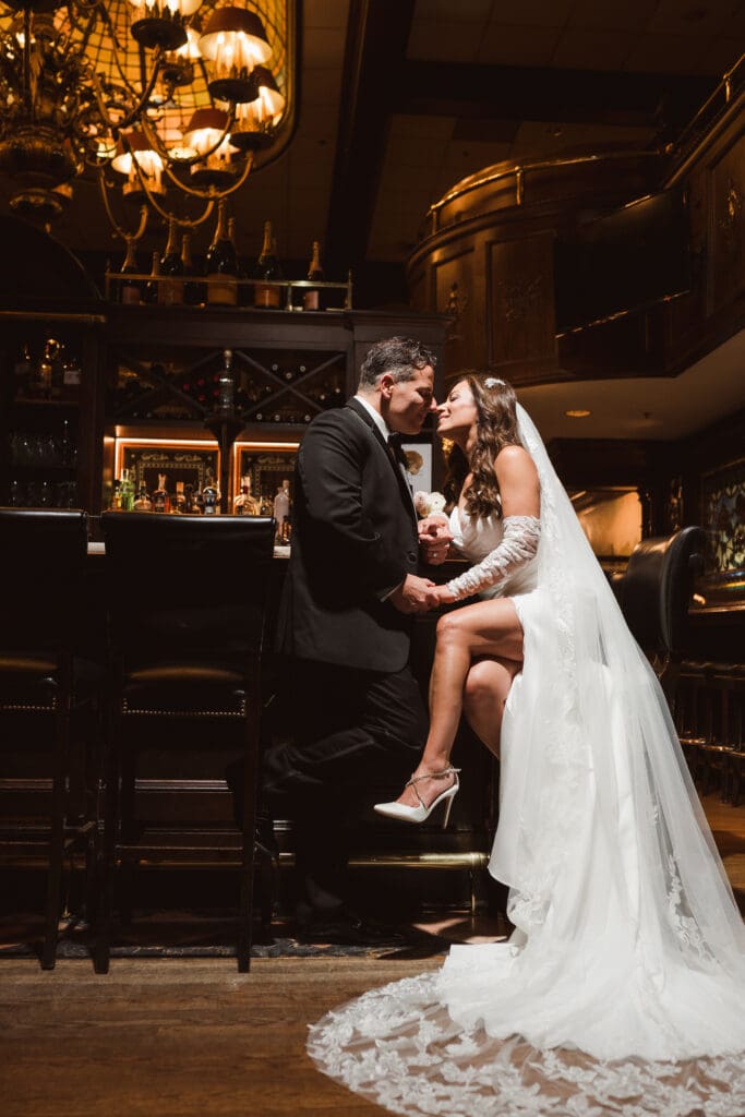 rods steakhouse bar for wedding photos at madison hotel