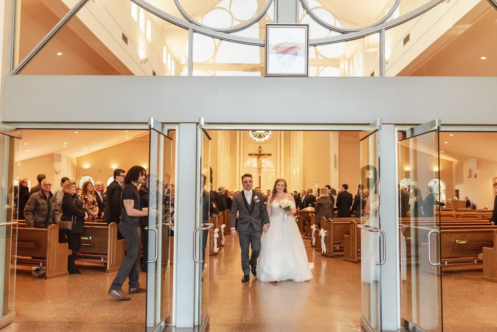 st-robert-bellarmine-new-jersey-wedding-ceremony-photos-suessmoments