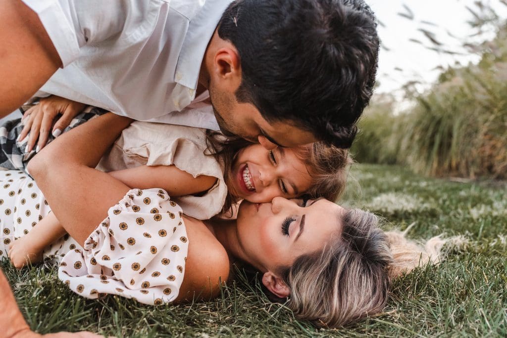 cute-family-photos-by-suess-moments-family-photography-nyc-brooklyn-fall-photoshoot-maternity-baby-announcement