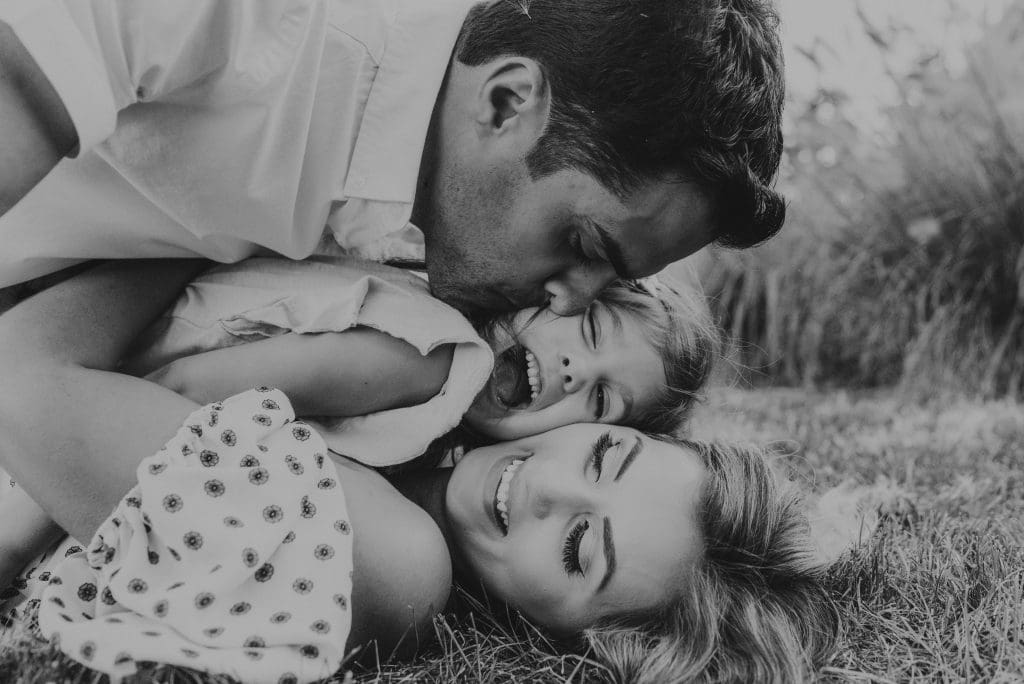cute-family-photos-by-suess-moments-family-photography-nyc-brooklyn-fall-photoshoot-maternity-baby-announcement