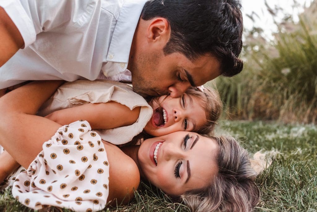 cute-family-photos-by-suess-moments-family-photography-nyc-brooklyn-fall-photoshoot-maternity-baby-announcement