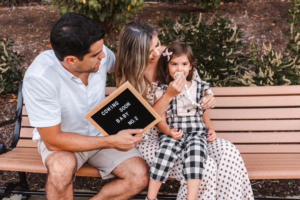 coming-soon-baby-no2-sign-by-suessmoments-family-photos