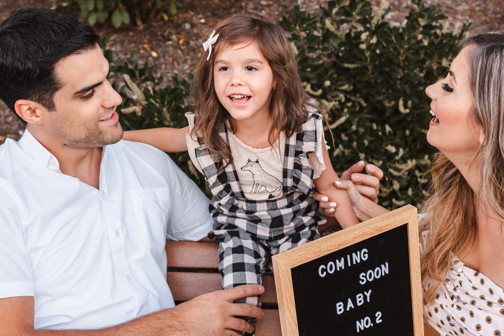 coming-soon-baby-no2-sign-by-suessmoments-family-photos