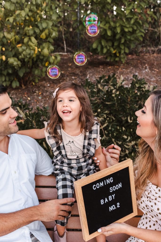 coming-soon-baby-no2-sign-by-suessmoments-family-photos