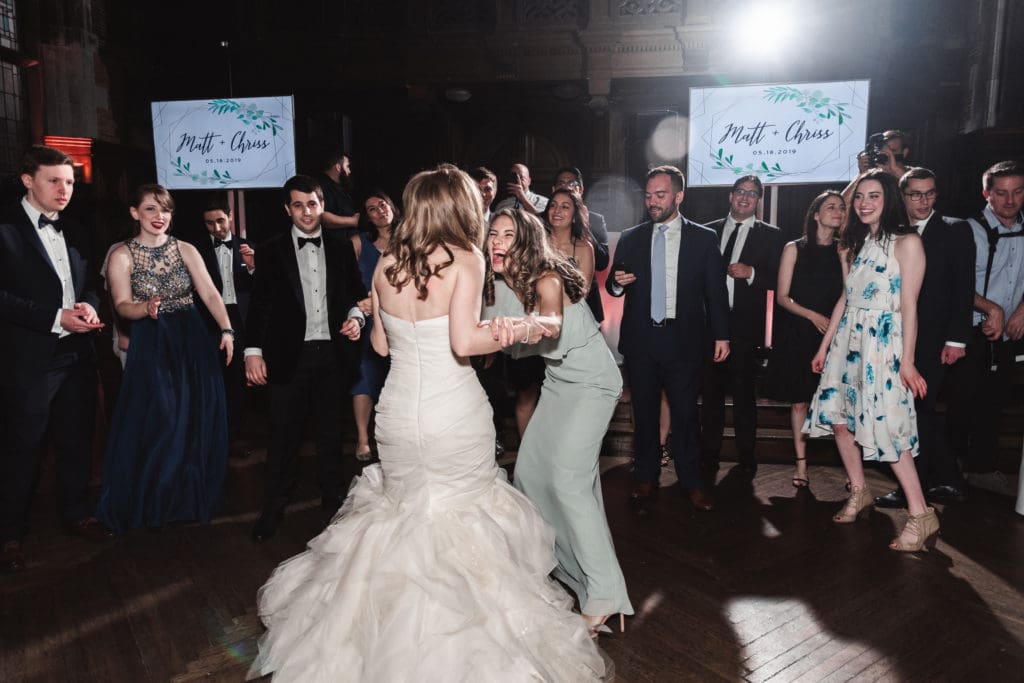 fun-wedding-dance-party-photography-at-the-highline-nyc-hotel-by-suessmoments