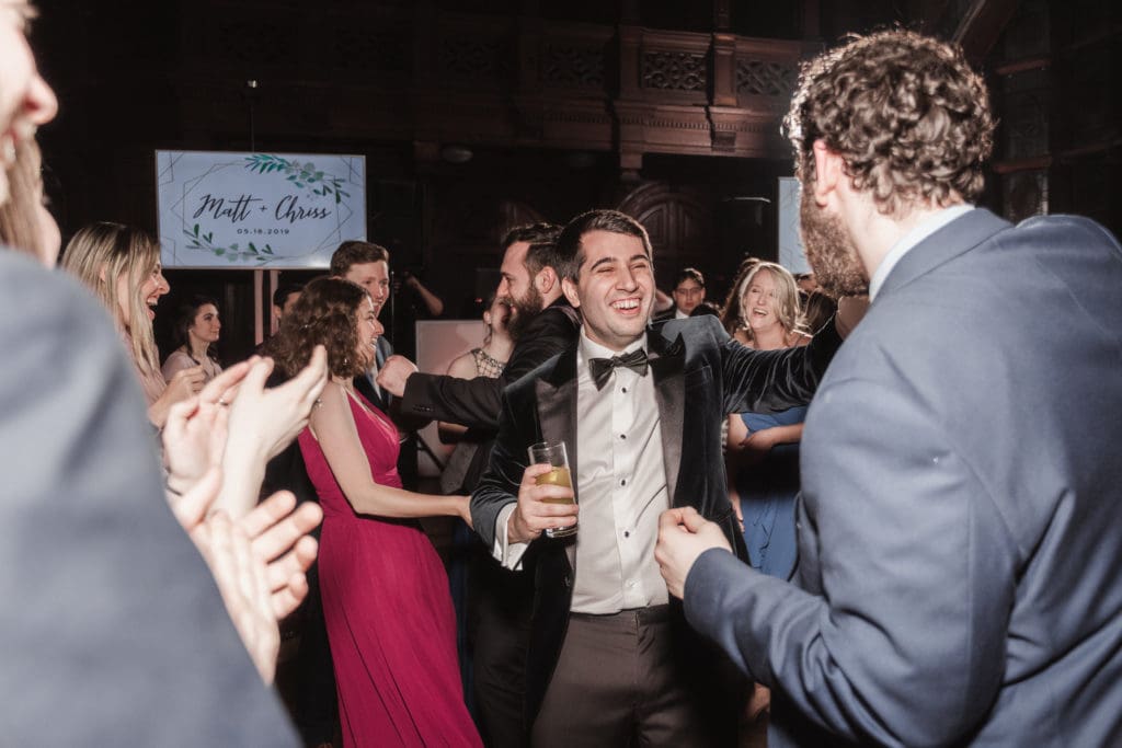 fun-wedding-dance-party-photography-at-the-highline-nyc-hotel-by-suessmoments