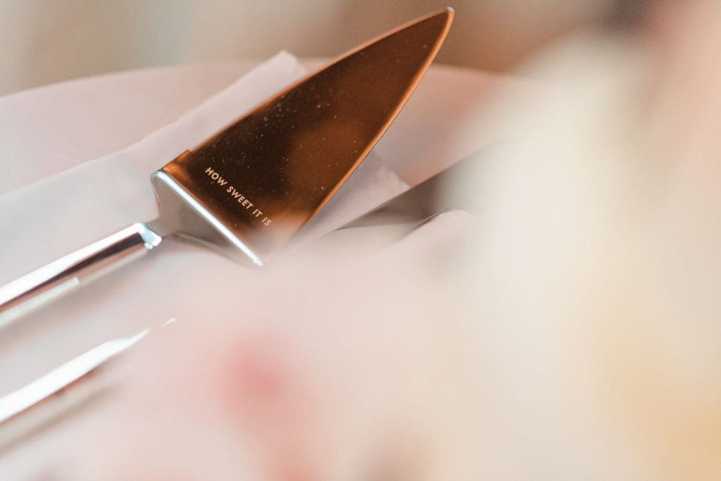 wedding-cake-custom-knife-by-suessmoments