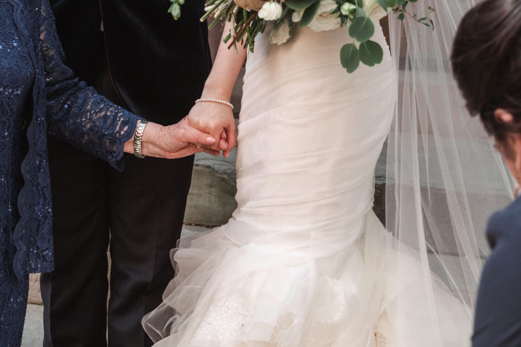 wedding-photos-of-vera-wang-dress-by-suessmoments