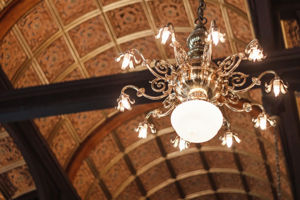 ceiling-architecture-of-highline-hotel-nyc-wedding-venue-by-suessmoments-photography