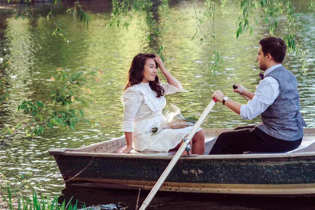 creative-engagement-photos-central-park-nyc-photographer-suess-moments
