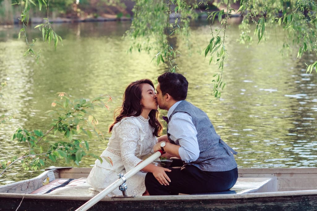 creative-engagement-photos-central-park-nyc-photographer-suess-moments