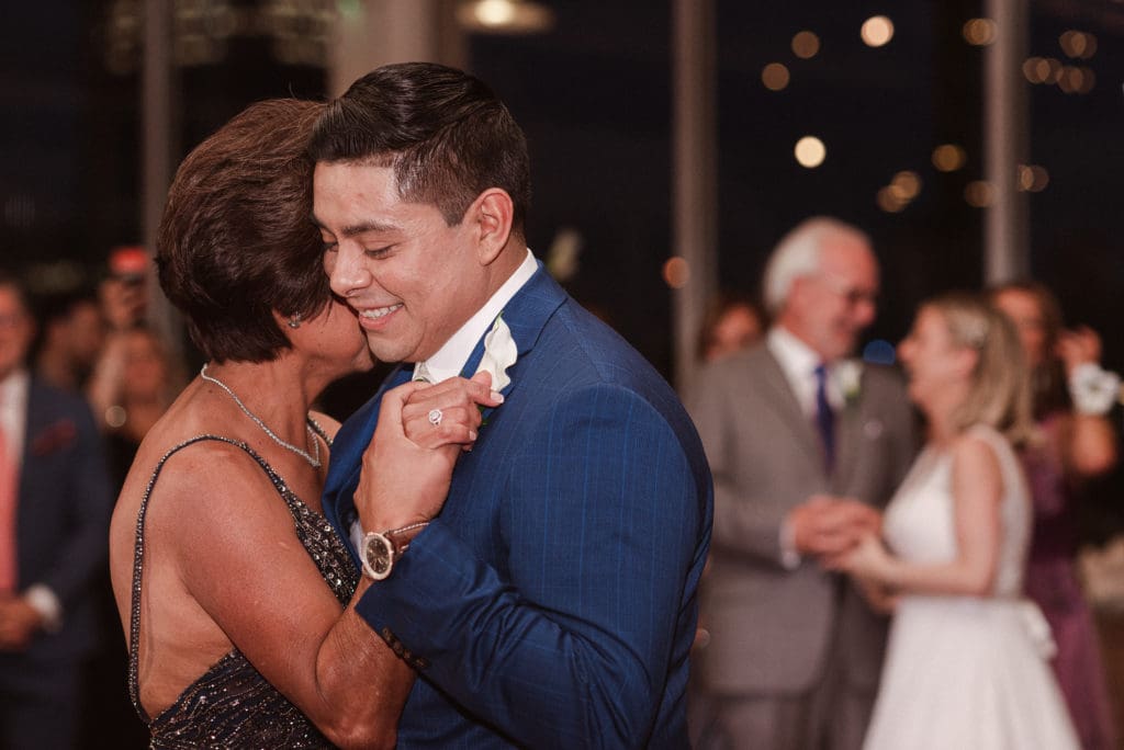 indoor-wedding-reception-with-nyc-skyline-views-new-jersey-venue-photos-by-suessmoments