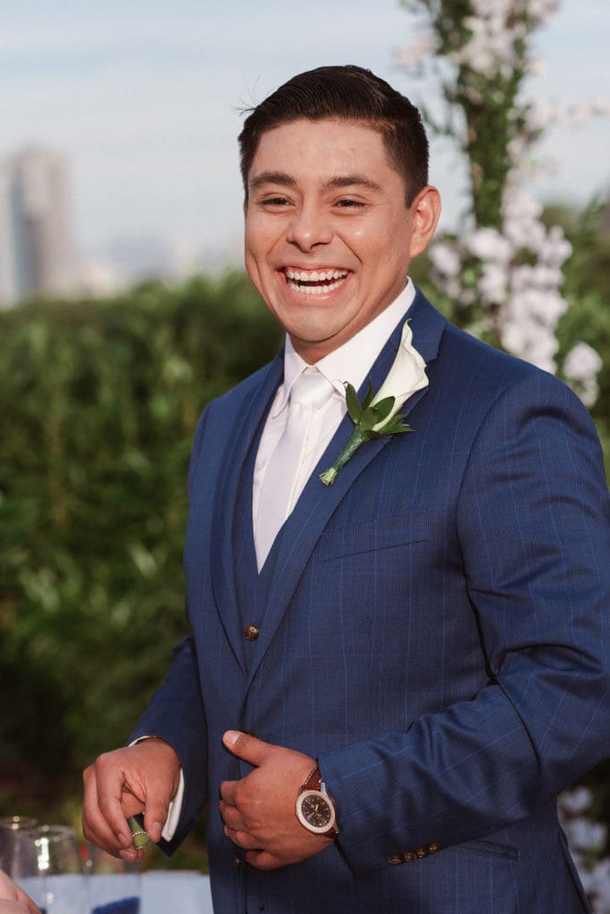 outdoor-ceremony-with-nyc-skyline-views-at-liberty-house-restaurant-new-jersey-by-suessmoments