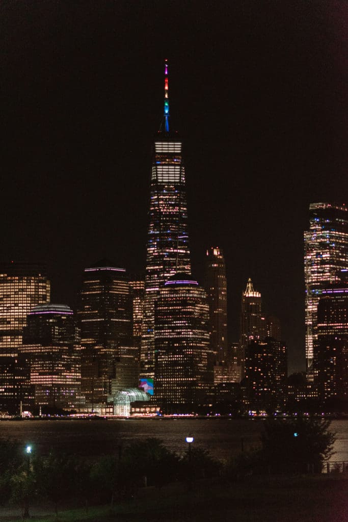indoor-wedding-reception-with-nyc-skyline-views-new-jersey-venue-photos-by-suessmoments