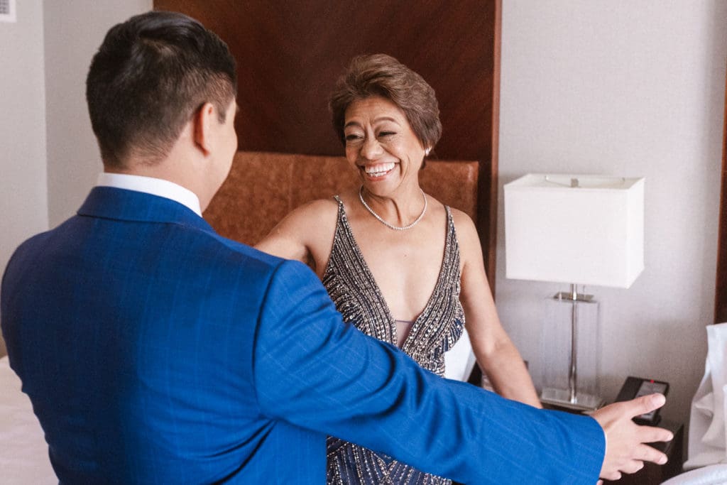 groom-mom-first-look