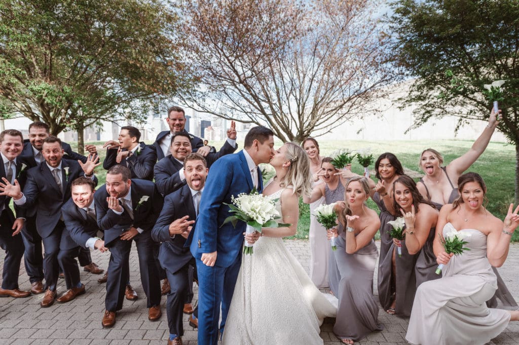 fun-wedding-party-photo