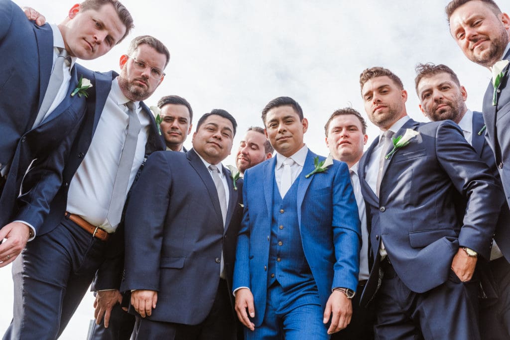 groomsmen-photo-creative
