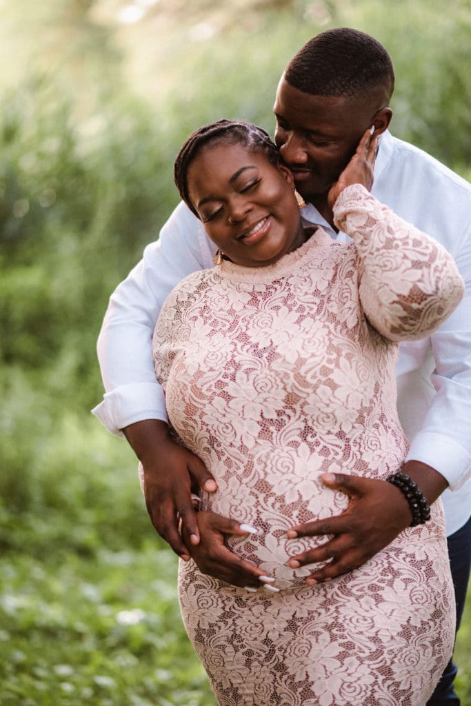 prospect-park-maternity-photos-by-suessmoments-happy-parents-to-be