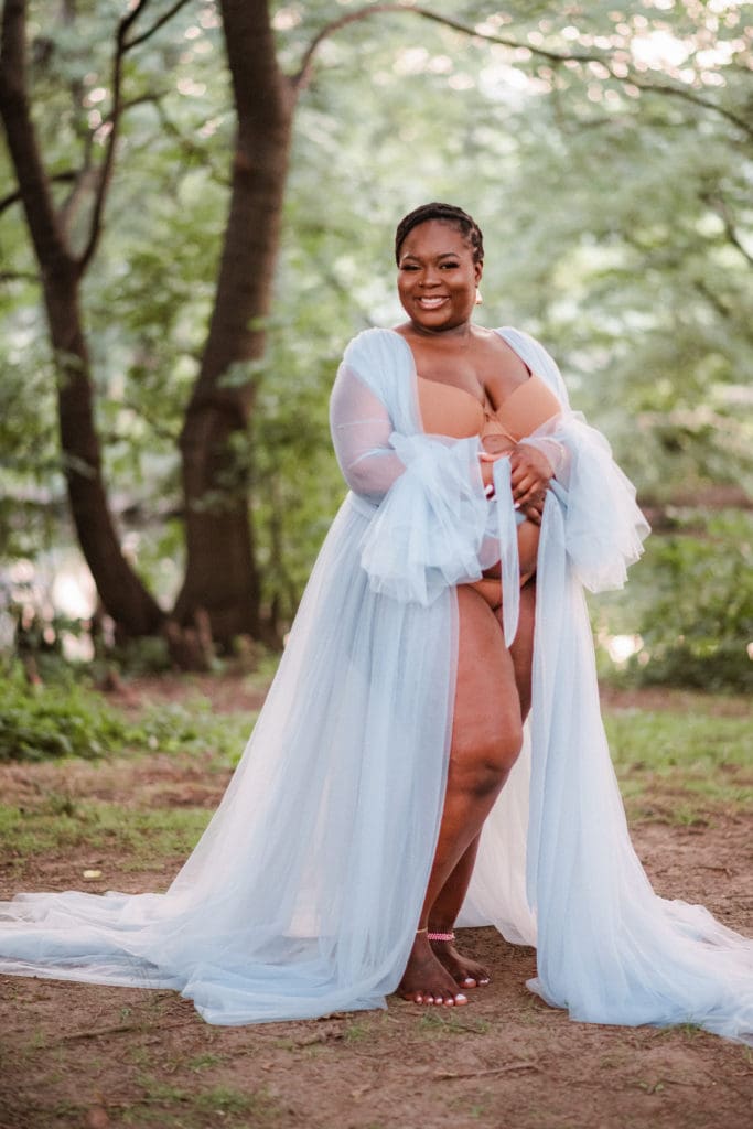 blue-tulle-gown-for-maternity-photos-by-suessmoments