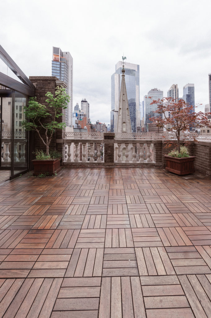 wedding-photos-at-midtown-loft-and-terrace-nyc-by-suess-moments