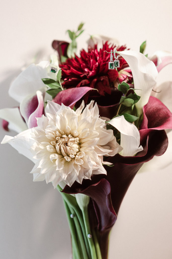dahlias-flower-bouquet-wedding-by-suess-moments