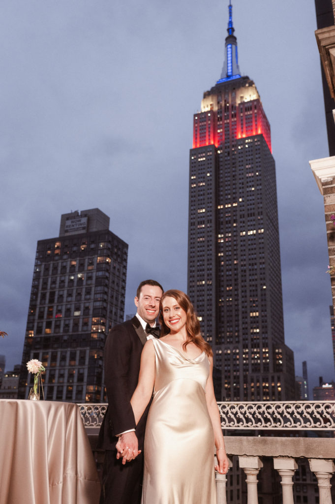 empire-state-building-wedding-photo-by-suessmoments-at-midtown-loft-and-terrace
