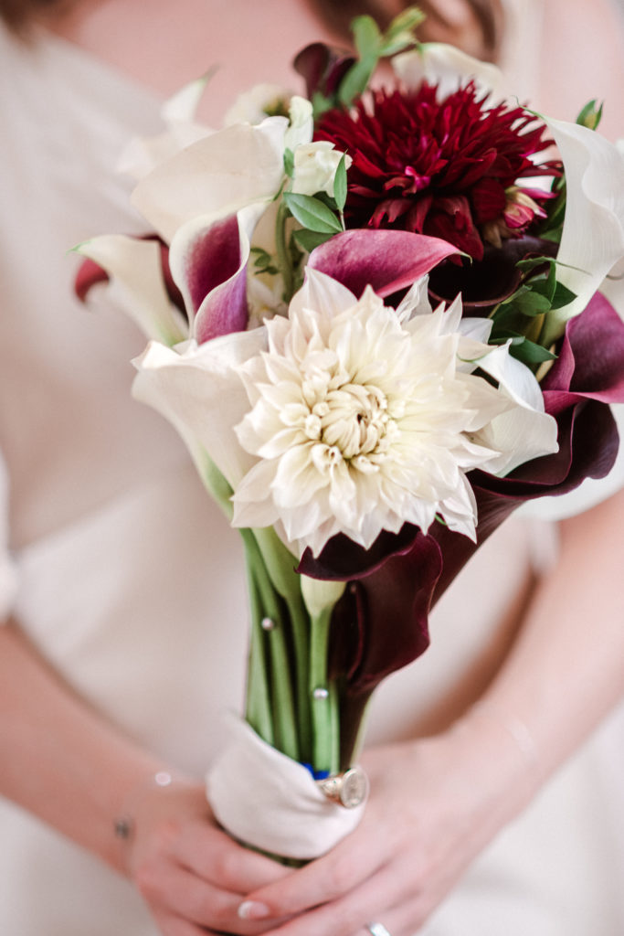 wedding-photos-at-bridal-suite-midtown-loft-and-terrace-by-suessmoments