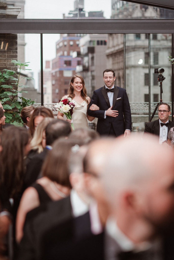 midtown-loft-and-terrace-rooftop-wedding-ceremony-photos-by-suessmoments