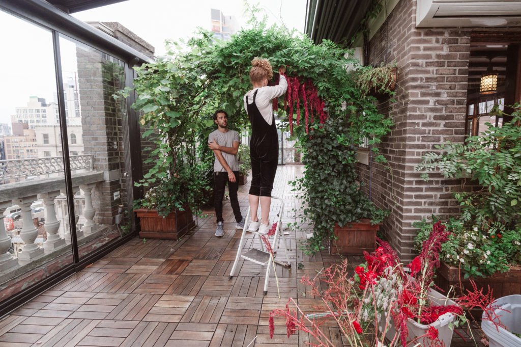 wedding-photos-at-midtown-loft-and-terrace-nyc-by-suess-moments