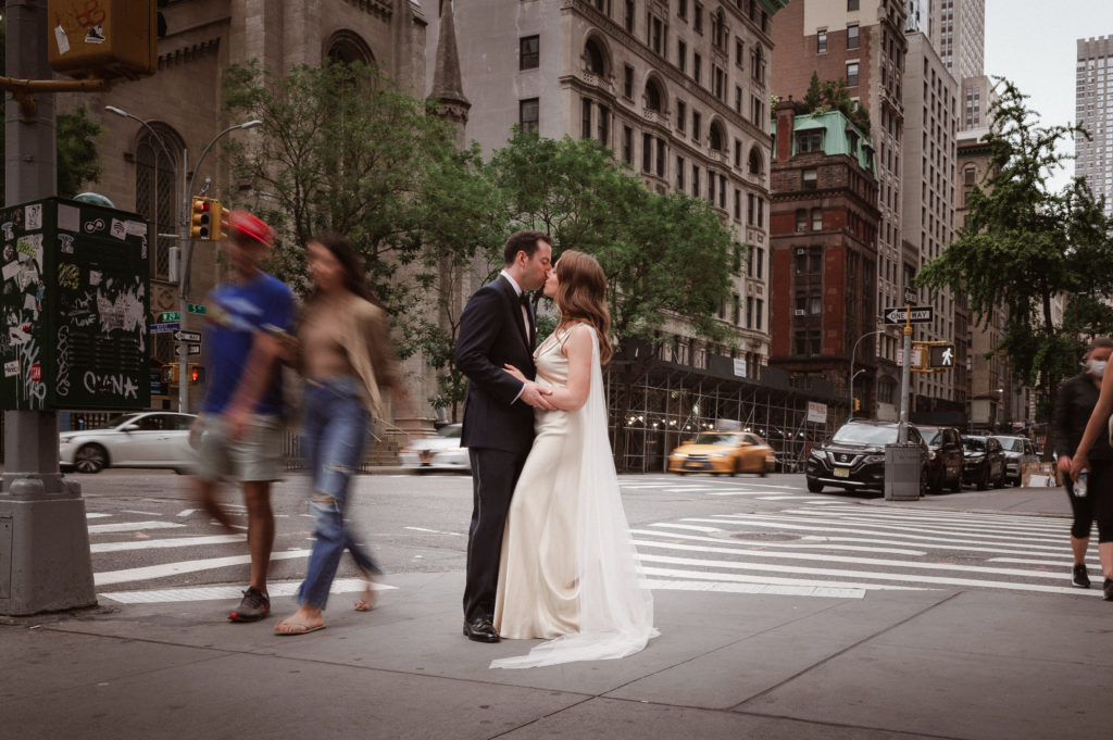 slow-shutter-speed-creative-wedding-photo-nyc-by-suessmoments