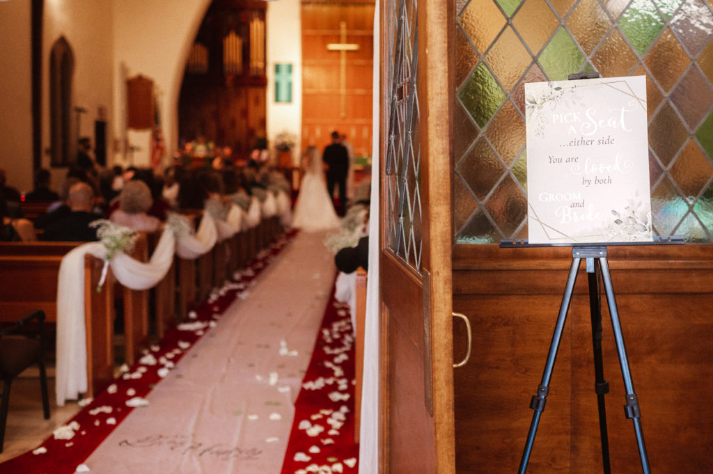 our-savior-lutheran-church-wedding-ceremony-photos-by-suessmoments