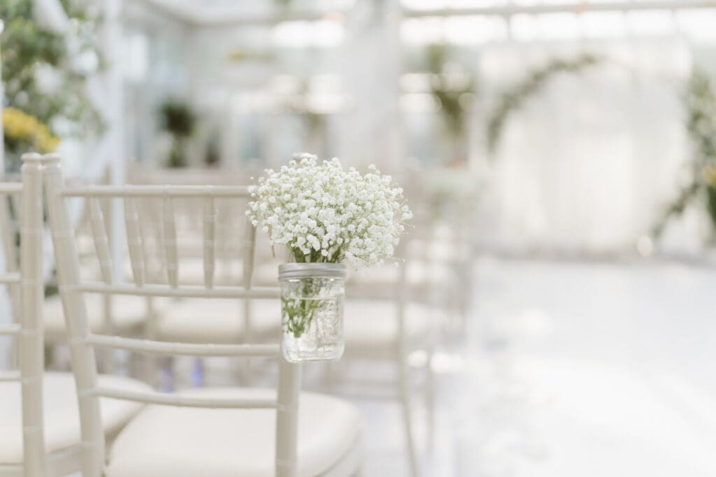 wedding-ceremony-flowers-baby-breath