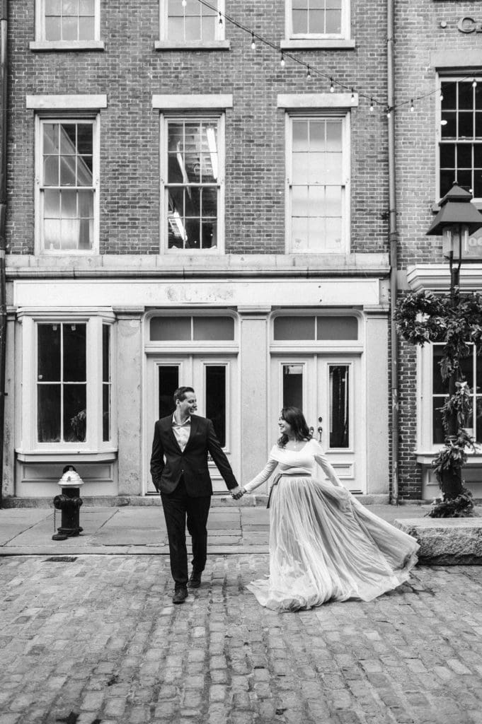 seaport-nyc-engagement-photos-by-nyc-photographer-suess-moments-romantic-style
