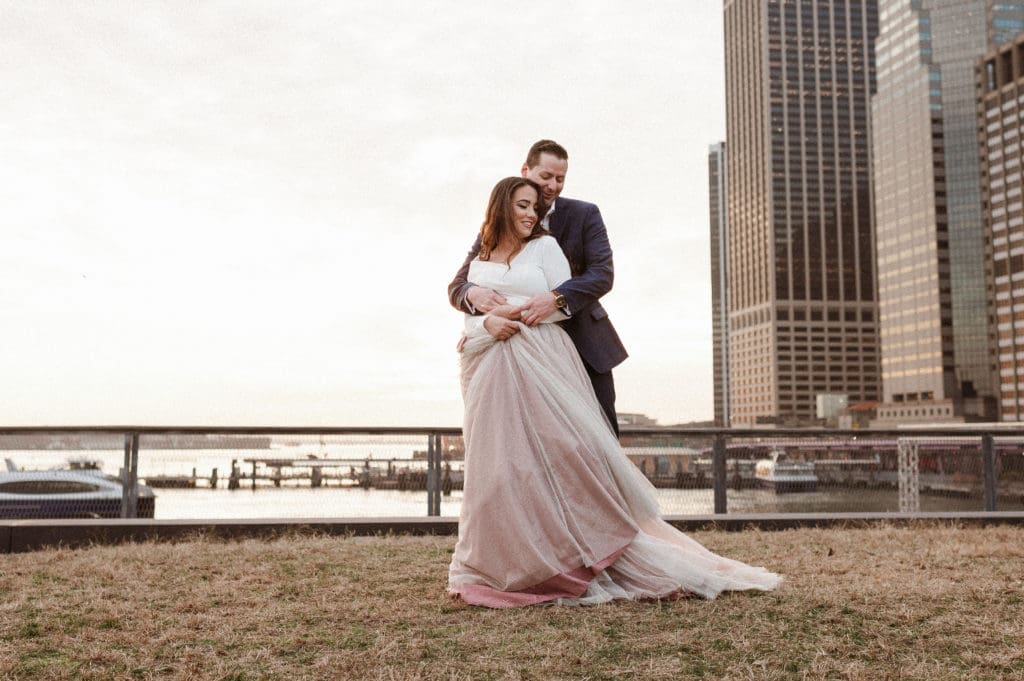 sunset-goldedn-hour-engagement-photo-by-suess-moments-pier-15-seaport