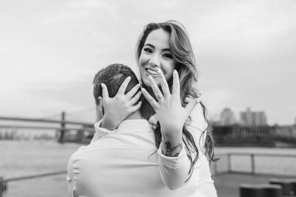 iconic-romantic-engagement-photo-black-and-white-by-suessmoments