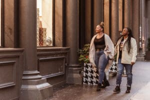 nyc-soho-shopping-couple-suess-moments
