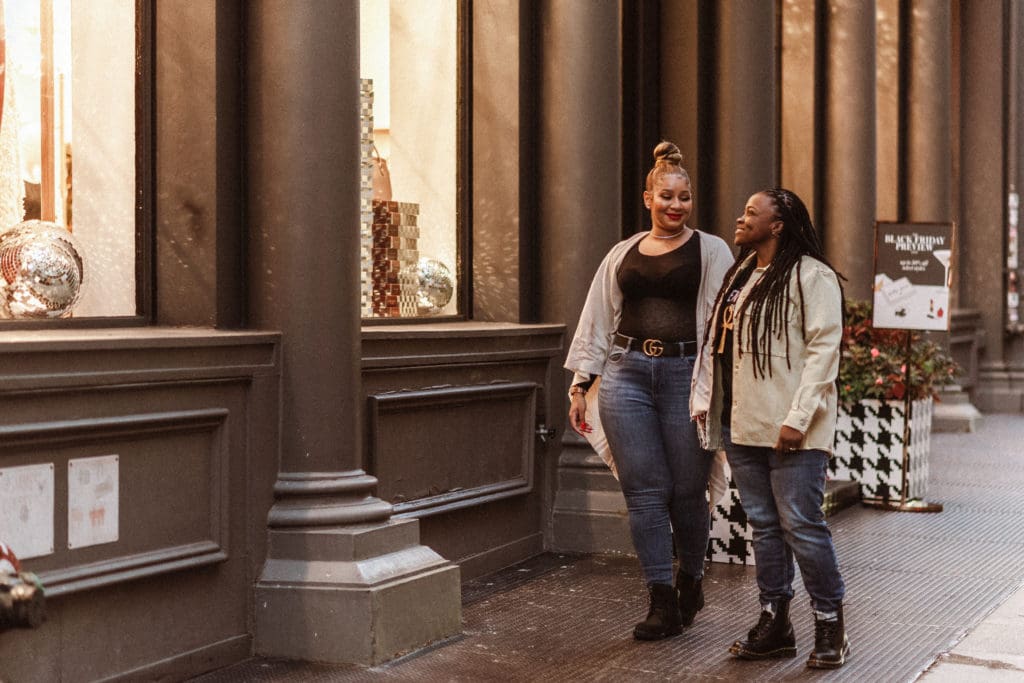 nyc-soho-shopping-couple-suess-moments