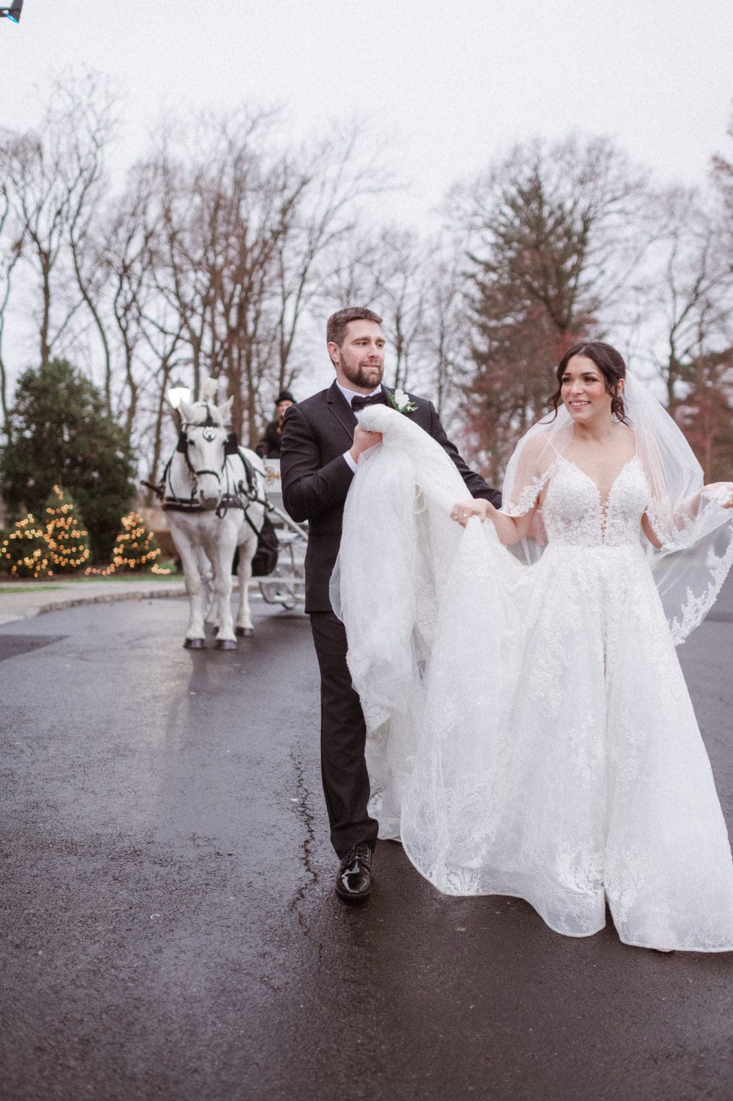 winter-wedding-theme-wedding-photos-at-whitby-castle-by-suess-moments