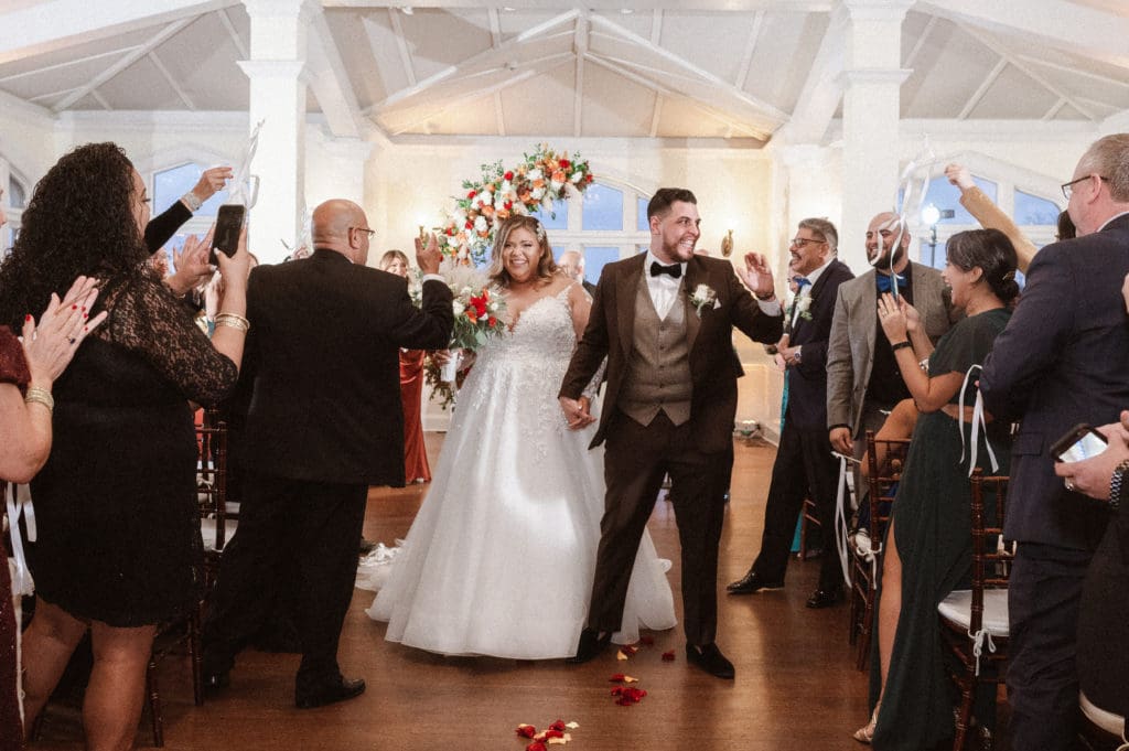 fall-themed-wedding-ceremony-inside-whitby-castle-new-york-by-suessmoments