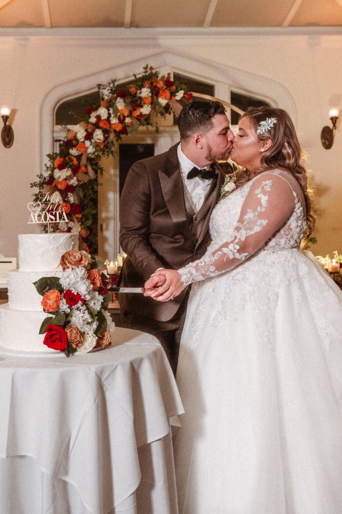 fall-theme-wedding-at-whitby-castle-reception-suess-moments-photography-ny-nj
