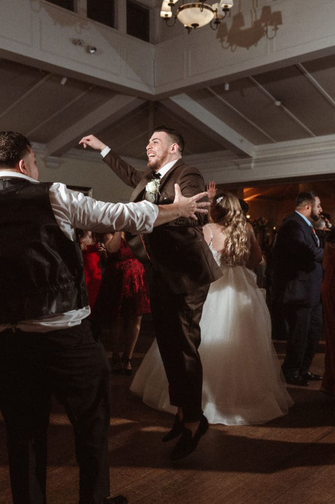 fall-theme-wedding-at-whitby-castle-reception-suess-moments-photography-ny-nj