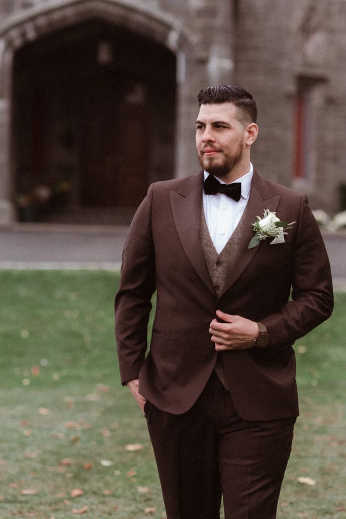 groom-portrait-at-whitby-castle-new-york-suessmoments