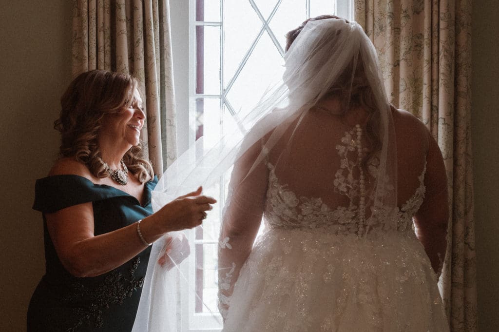 bridal-suite-at-whitby-castle-new-york-by-suessmoments-photographer-nyc-nj