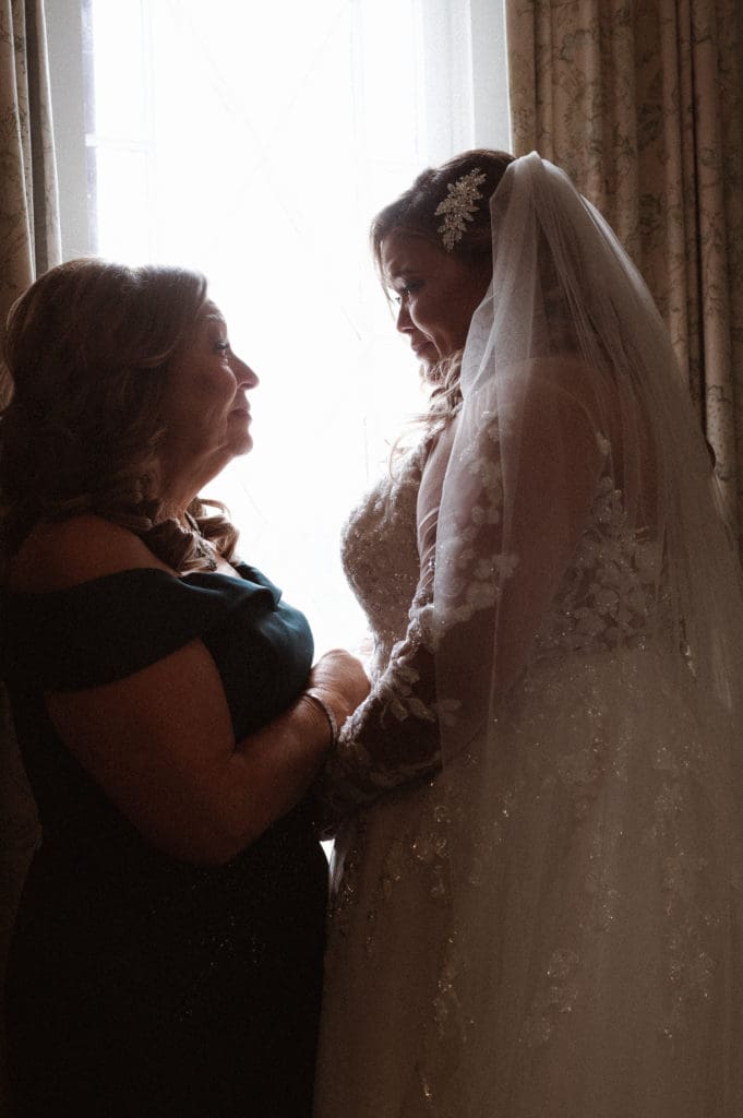 bridal-suite-at-whitby-castle-new-york-by-suessmoments-photographer-nyc-nj