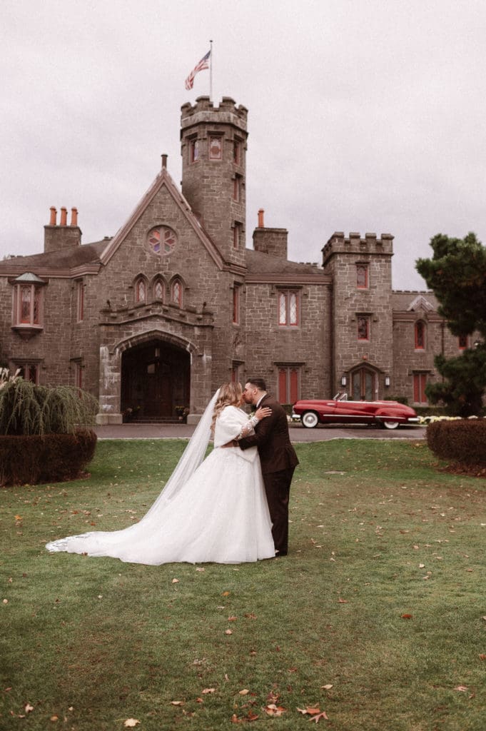 fall-at-whitby-castle-wedding-venue-suess-moments-photography-new-york