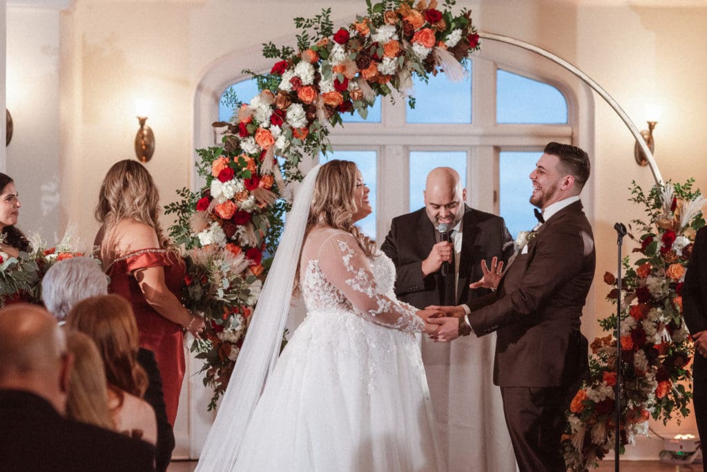 fall-themed-wedding-ceremony-inside-whitby-castle-new-york-by-suessmoments