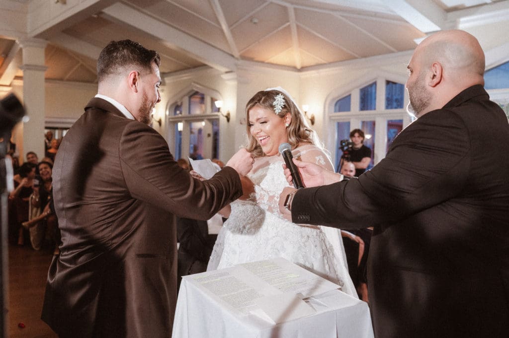 fall-themed-wedding-ceremony-inside-whitby-castle-new-york-by-suessmoments