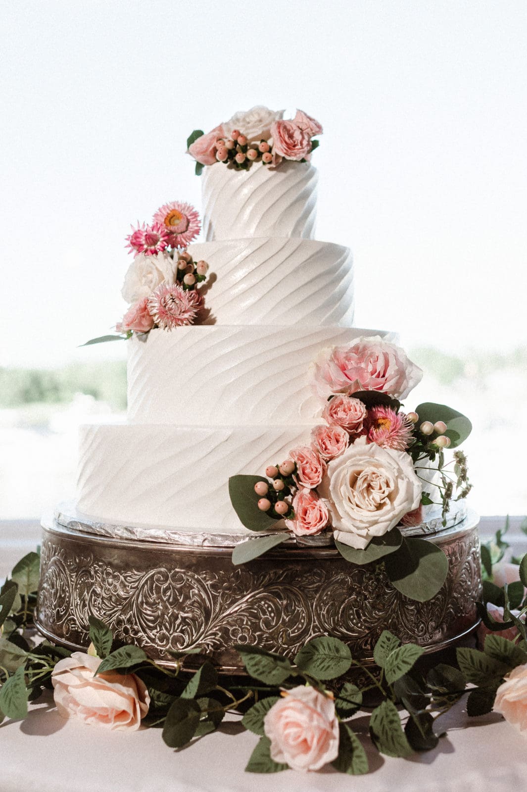 crystal-point-yacht-club-wedding-reception-photos-by-suessmoments