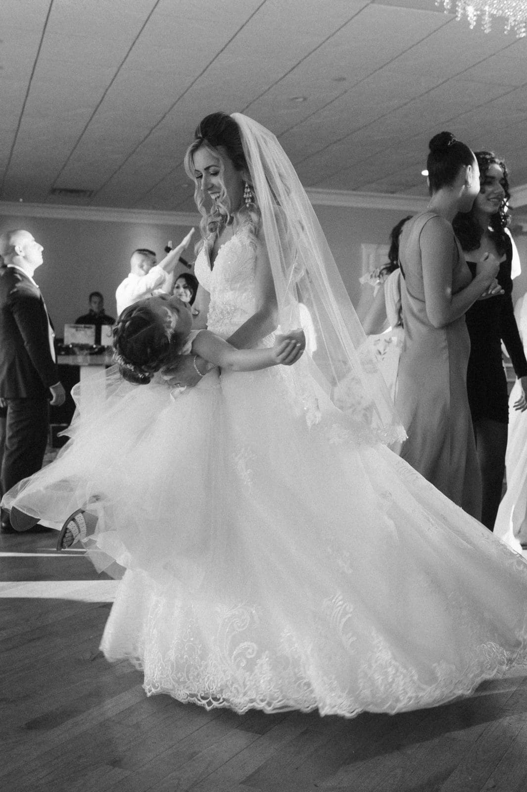 crystal-point-yacht-club-wedding-reception-photos-by-suessmoments