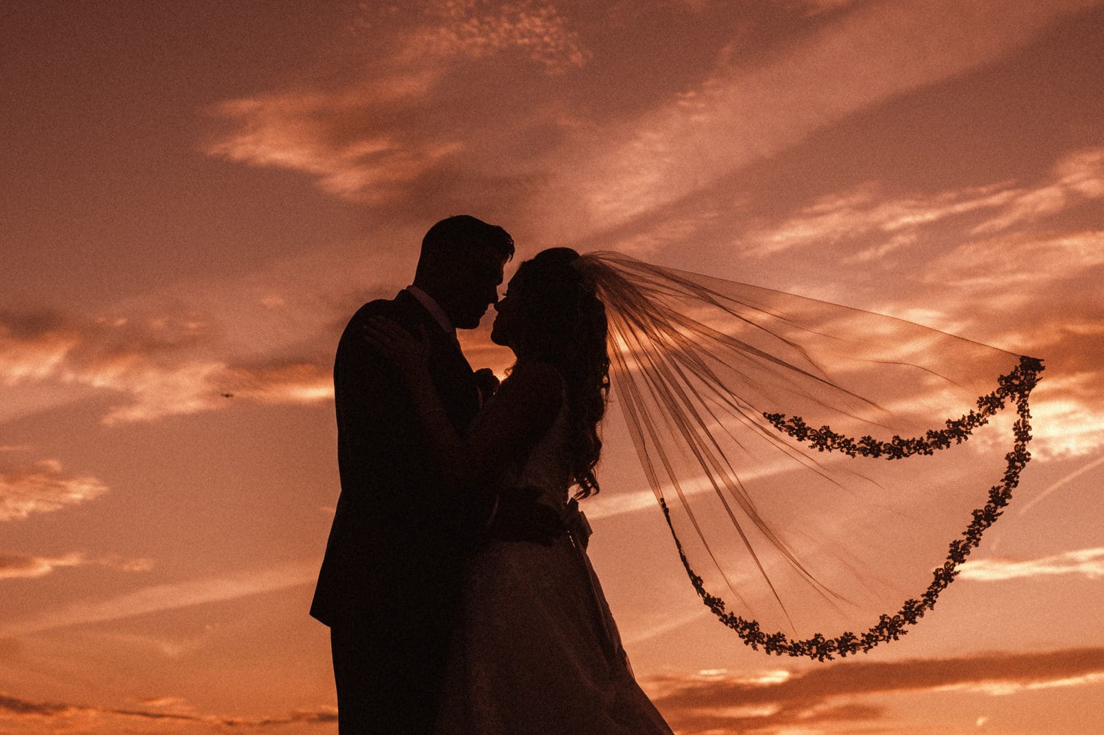 wedding-photos-a-crystal-point-yacht-club-new-jersey-sunset-portraits-suessmoments